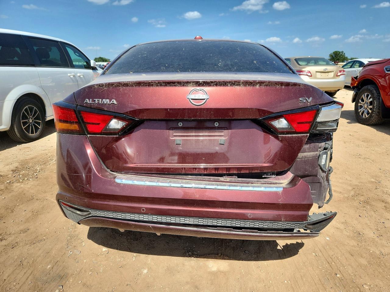 2023 Nissan Altima Sv - Image 6