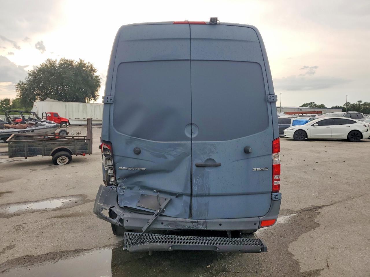 2018 Mercedes-Benz Sprinter 2500 Delivery Van - Фото 6