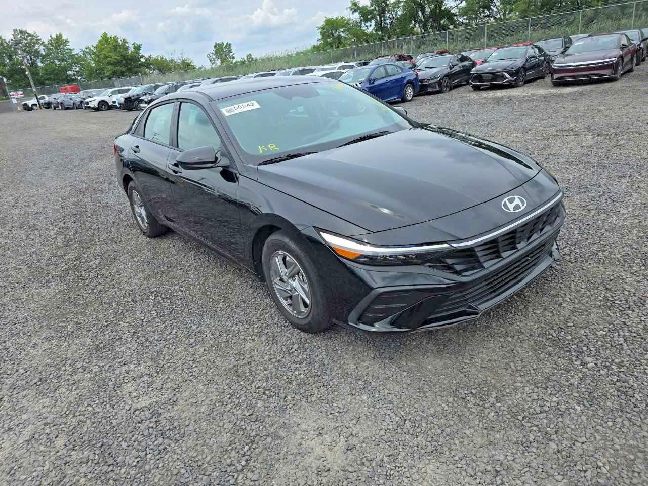 2025 Hyundai Elantra Se - Фото 3