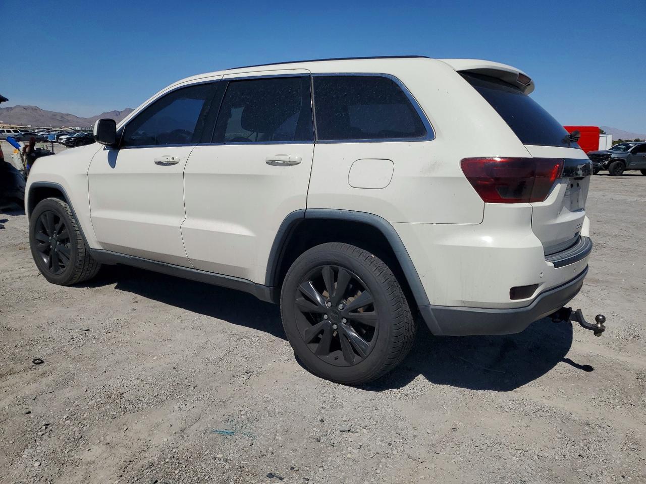 2012 Jeep Grand Cherokee Laredo - Image 2