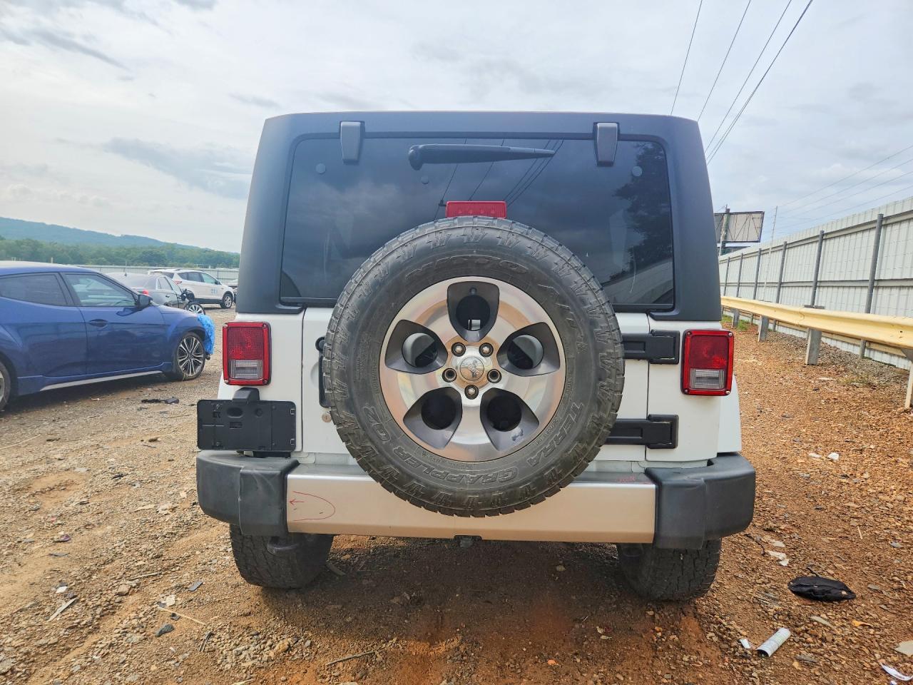 2017 Jeep Wrangler Unlimited Sahara - Фото 6