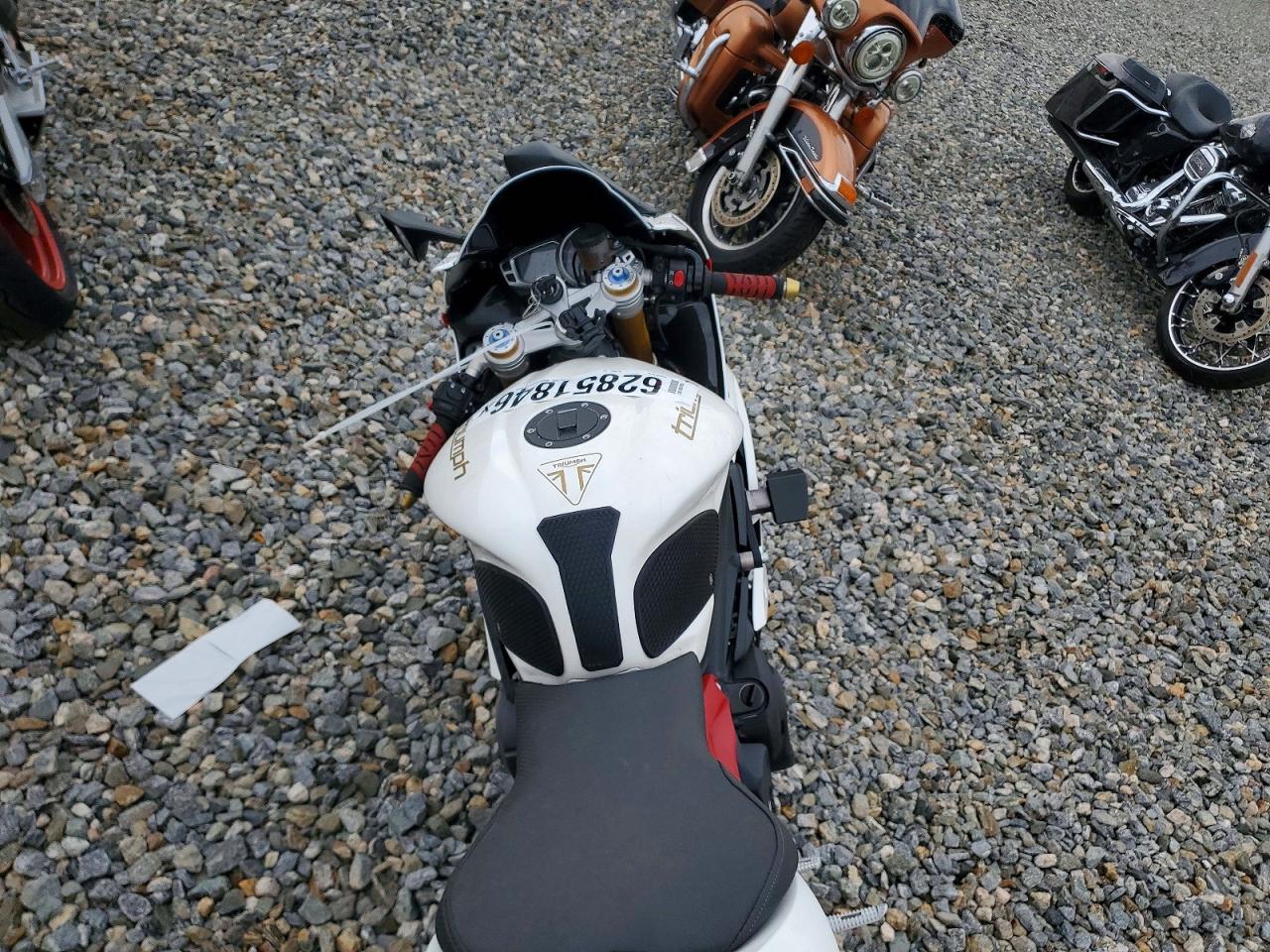 2017 Triumph Motorcycle Daytona 675R Abs - Image 6