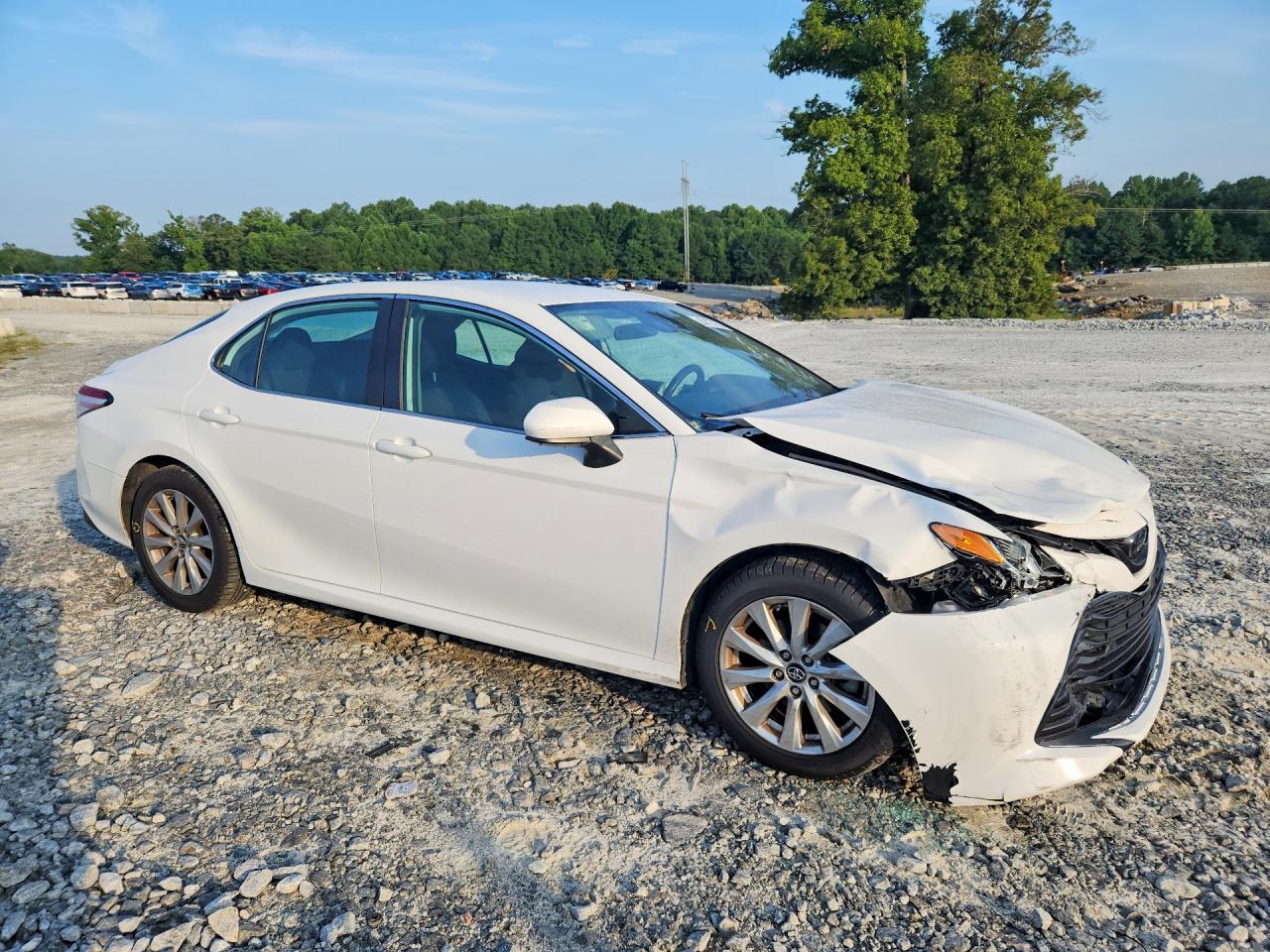 2019 Toyota Camry Le - Image 4