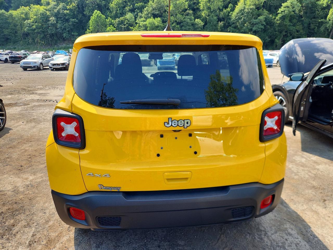 2023 Jeep Renegade Latitude - Фото 6