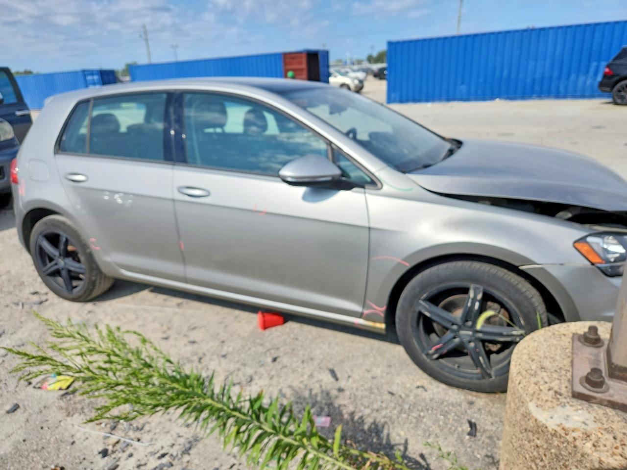 2015 Volkswagen Golf - Image 4