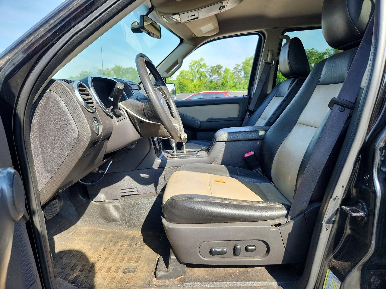 2009 Ford Explorer Sport Trac Limited - Image 7