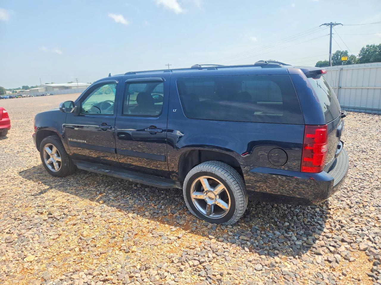 2008 Chevrolet Suburban K1500 Ls - Image 2
