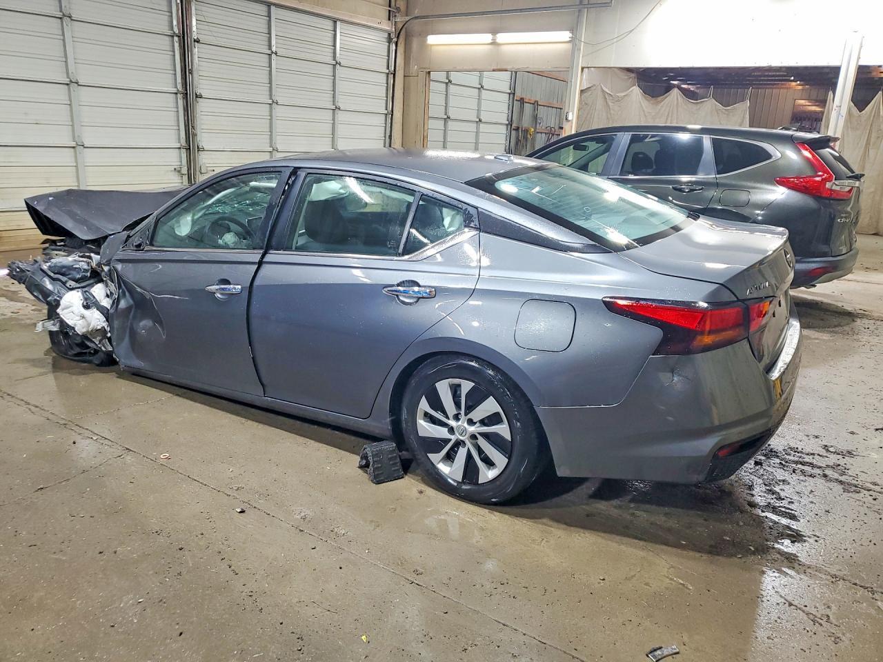 2025 Nissan Altima S - Фото 2