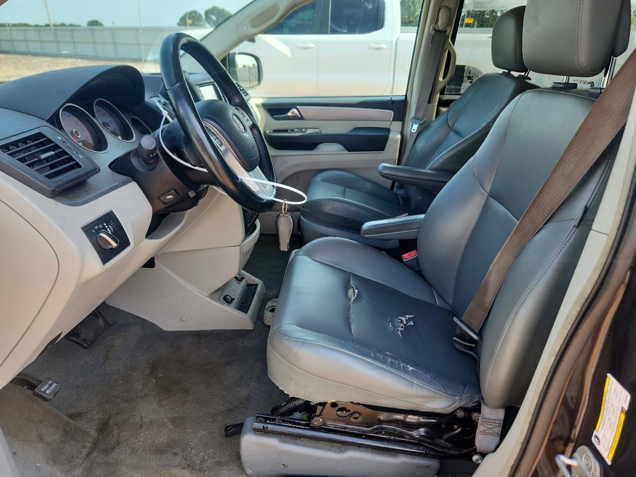 2012 Volk Routan Se - Image 7