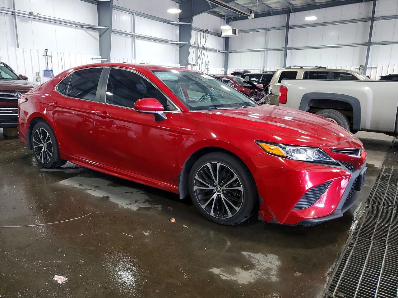 2019 Toyota Camry Se - Фото 4