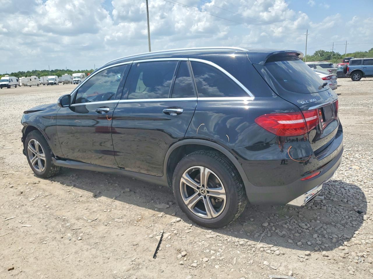 2019 Mercedes-Benz Glc 300 4Matic - Image 2