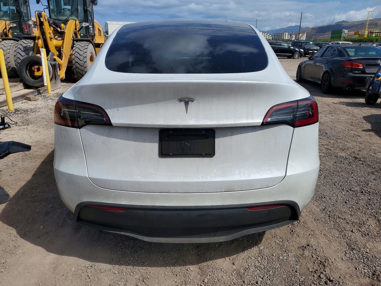 2024 Tesla Model Y - Image 6