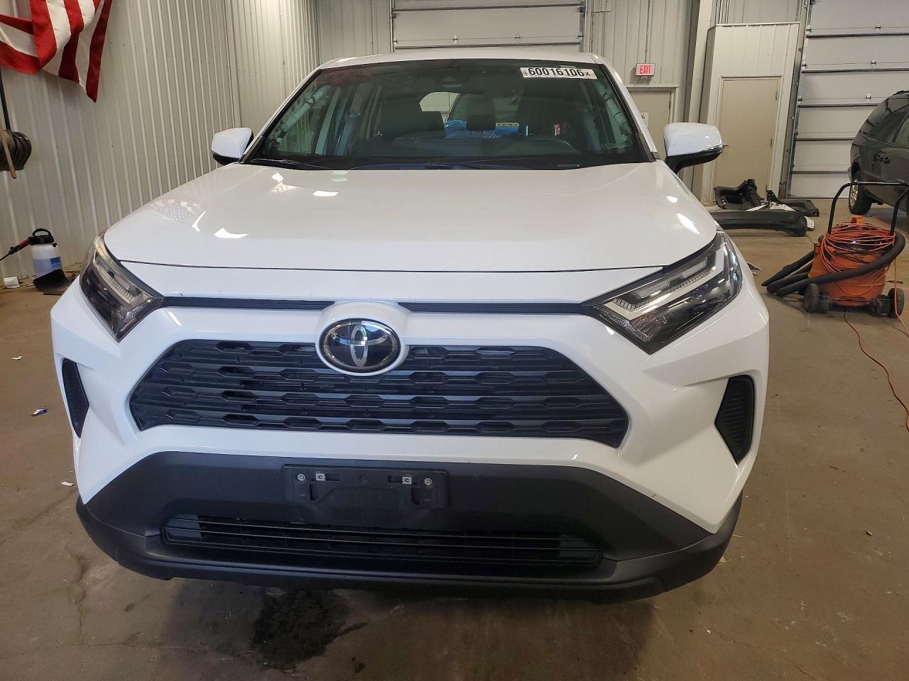 2024 Toyota Rav4 Xle - Image 5