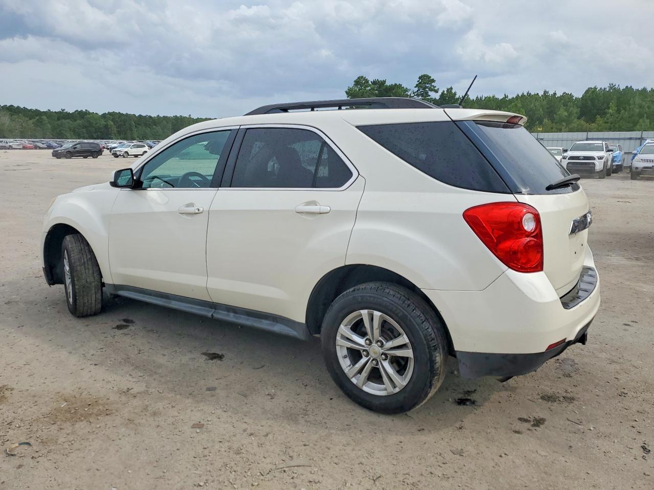2015 Chevrolet Equinox Lt - Image 2
