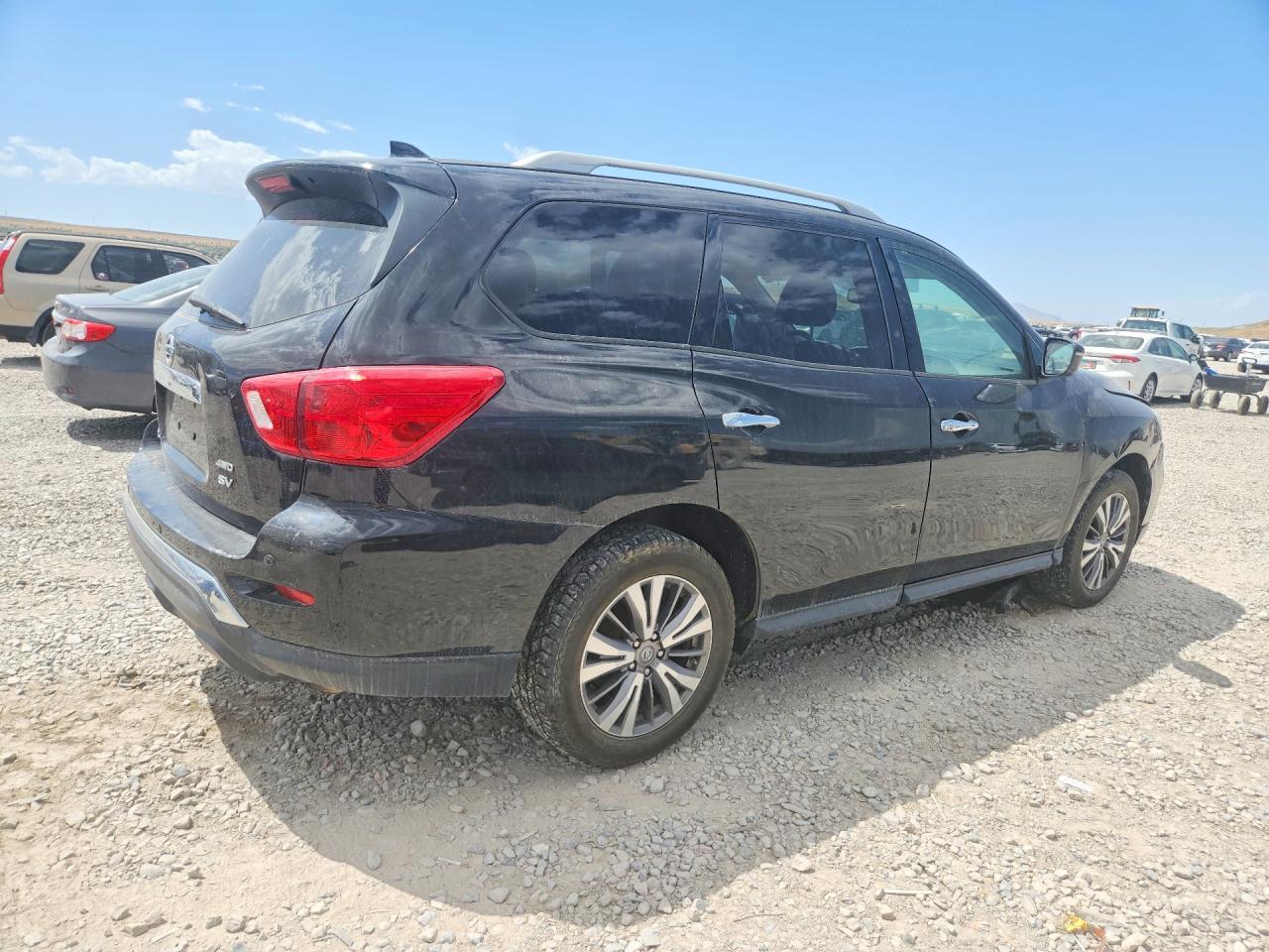 2019 Nissan Pathfinder Sv - Image 3