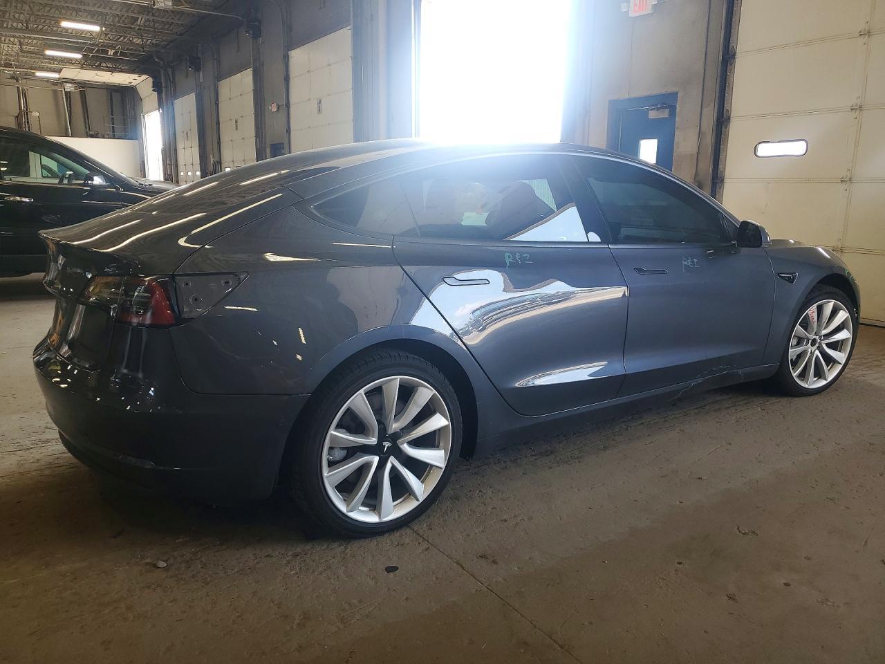 2018 Tesla Model 3 - Фото 3