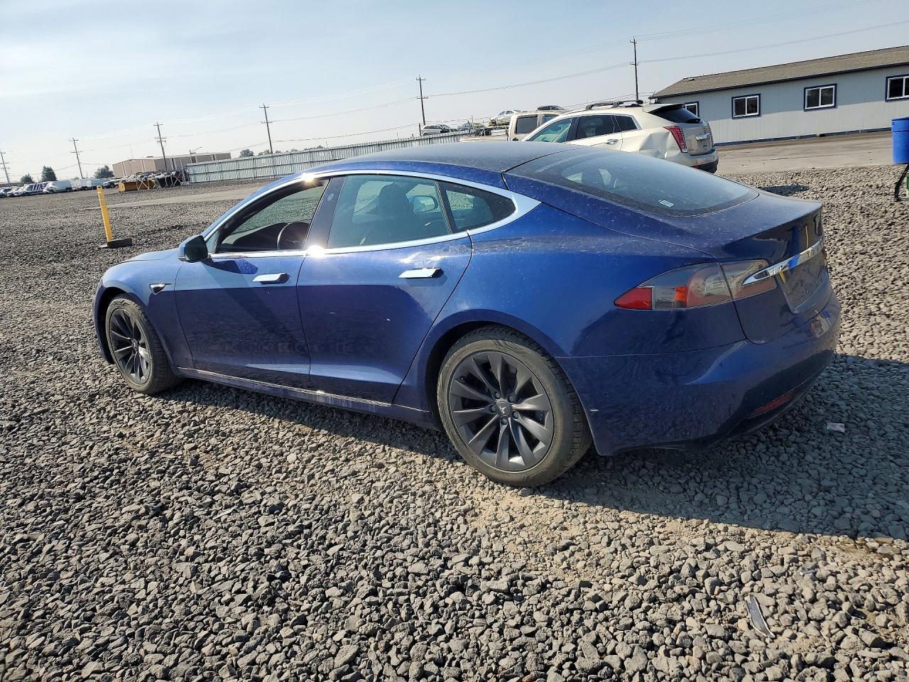 2020 Tesla Model S - Фото 2