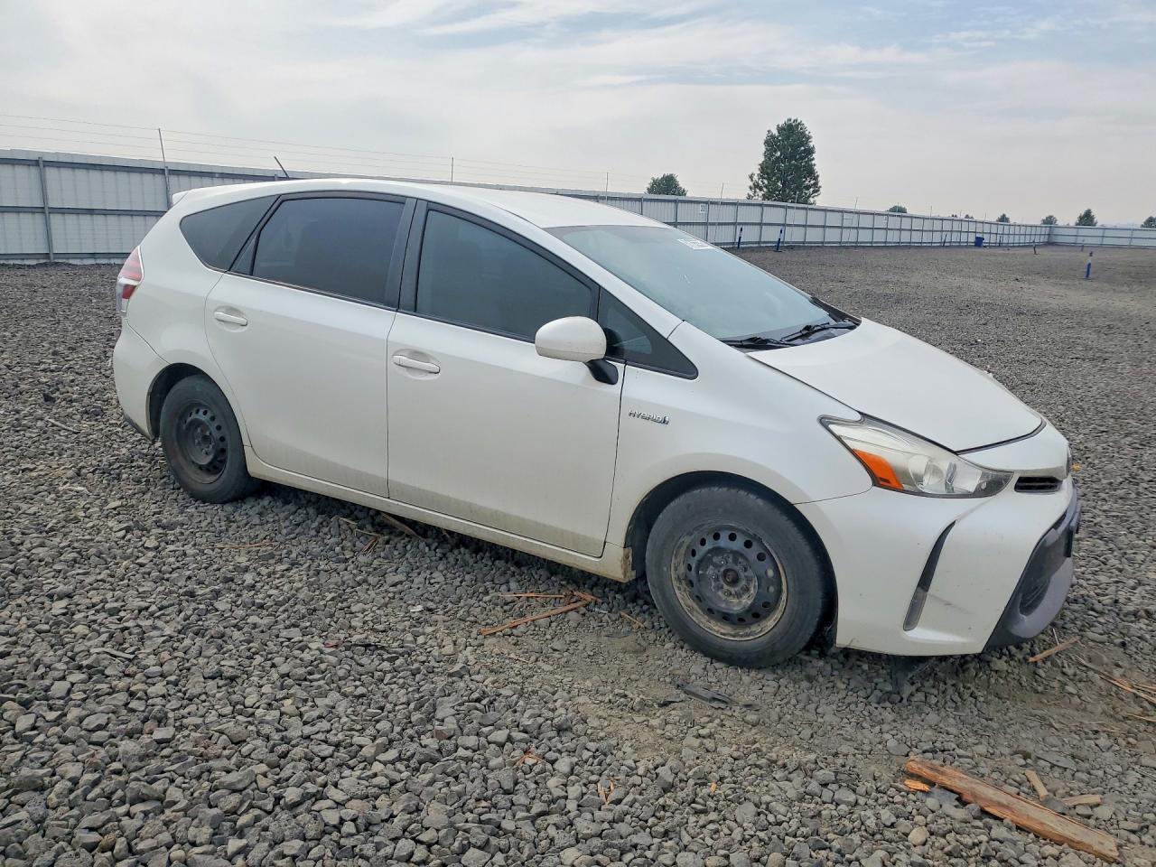 2016 Toyota Prius V Three - Фото 4