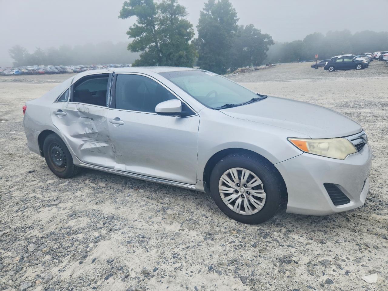 2014 Toyota Camry Le - Фото 4