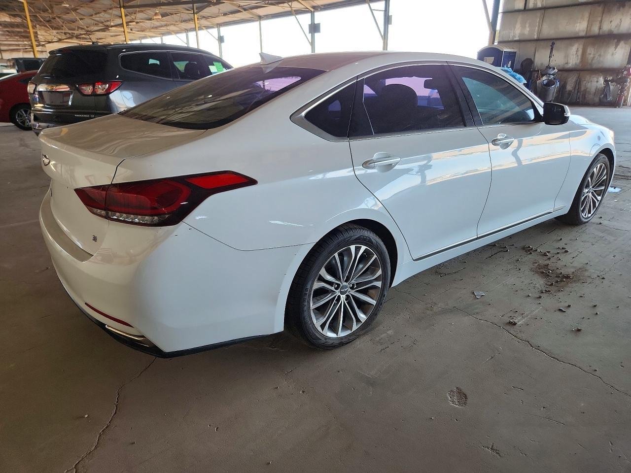 2015 Hyundai Genesis 3.8L - Фото 3