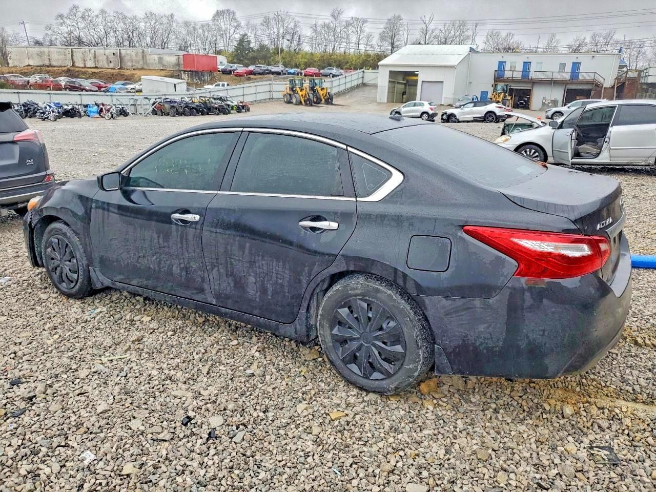 2016 Nissan Altima 2.5 - Image 2