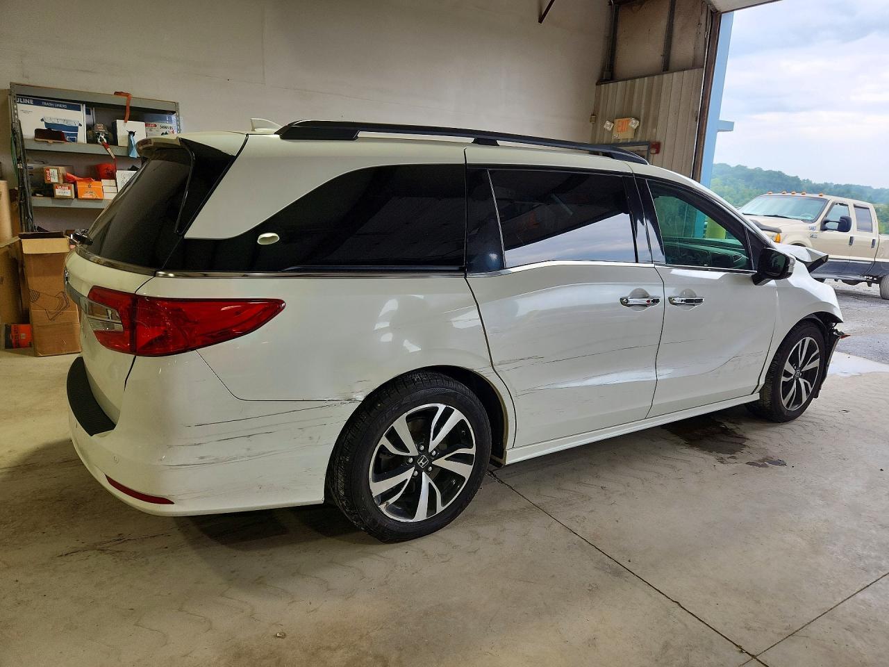 2019 Honda Odyssey Elite - Фото 3