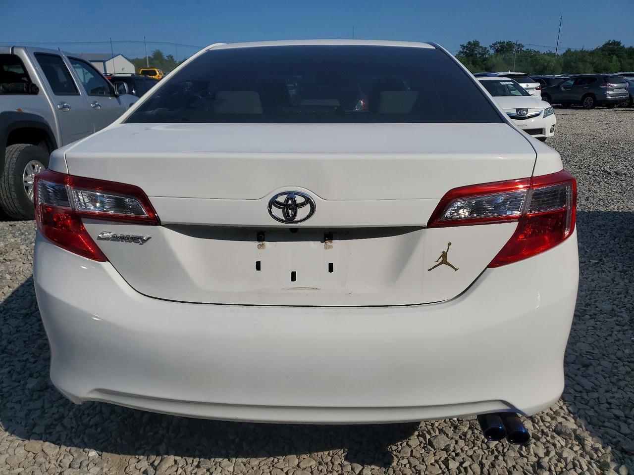 2012 Toyota Camry L - Image 6