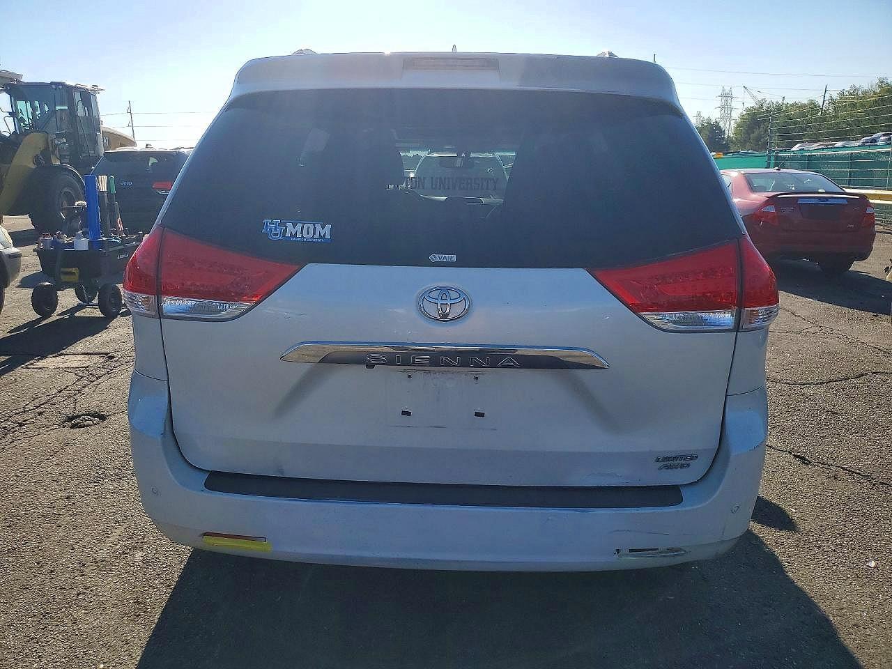 2012 Toyota Sienna Limited 7-Passenger - Фото 6