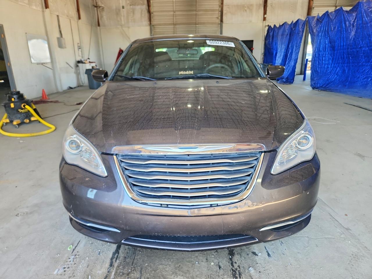 2014 Chrysler 200 Lx - Фото 5