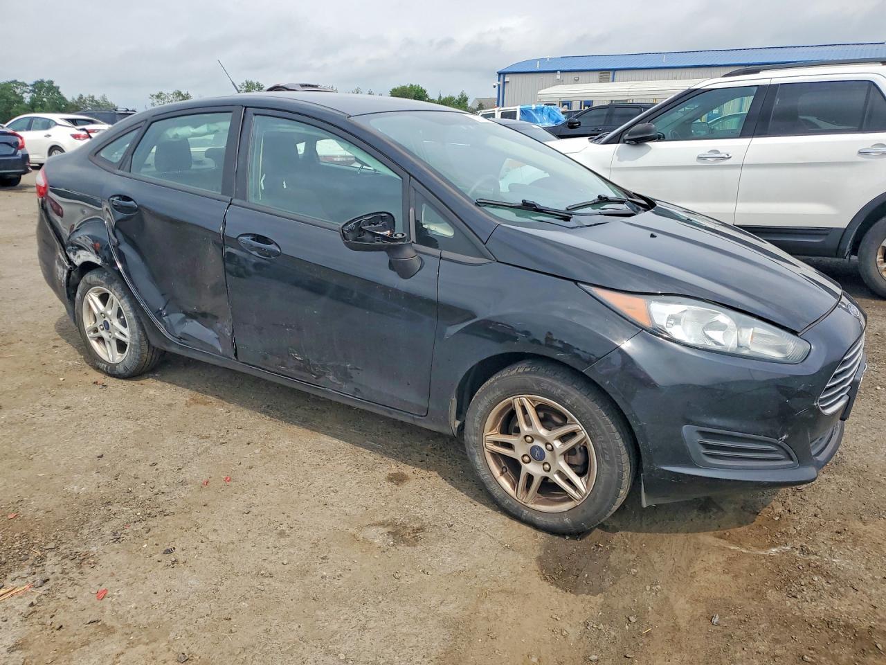 2019 Ford Fiesta Se - Фото 4