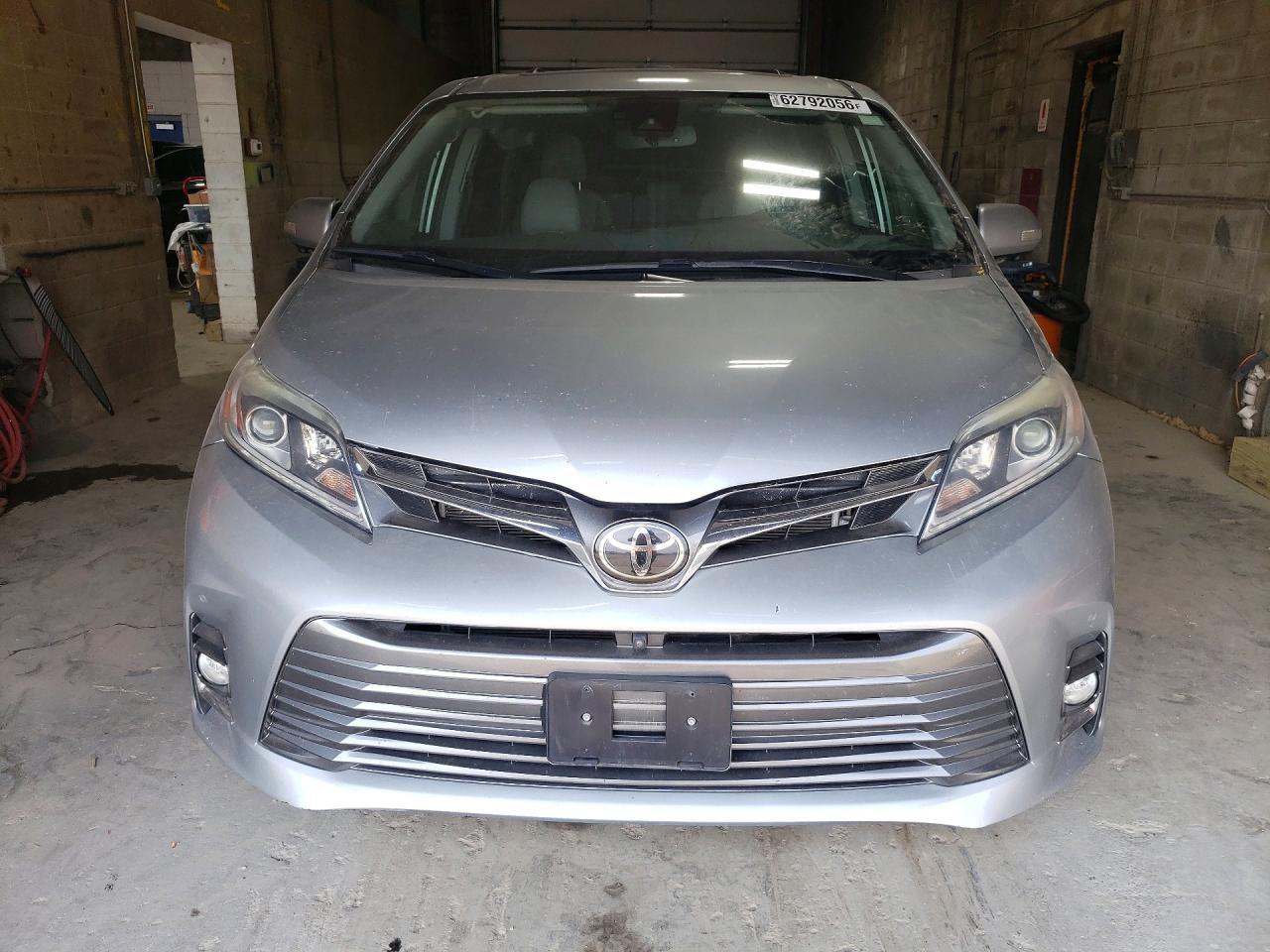 2019 Toyota Sienna Limited Premium 7-Passenger - Фото 5