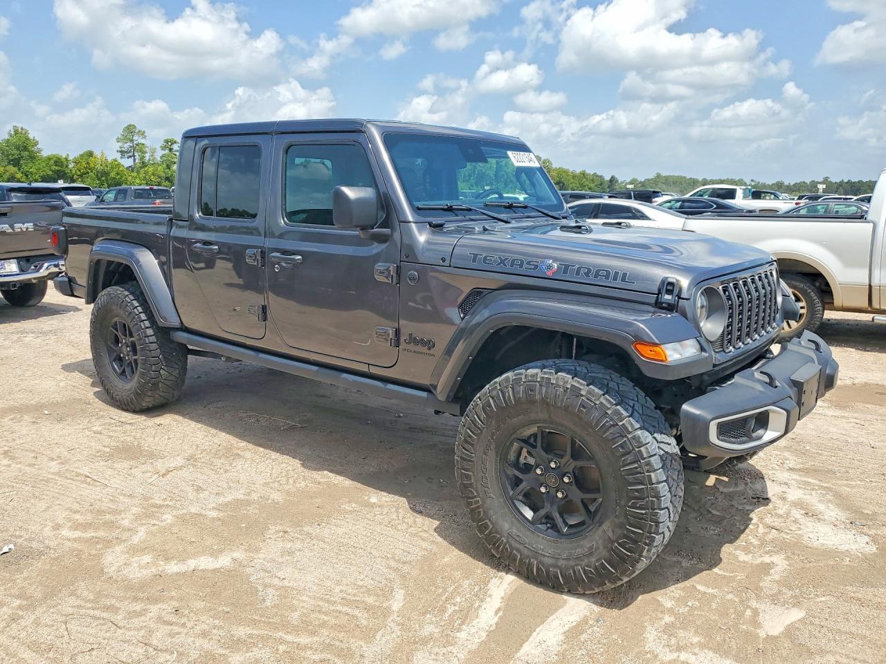 2025 Jeep Gladiator Sport - Image 4