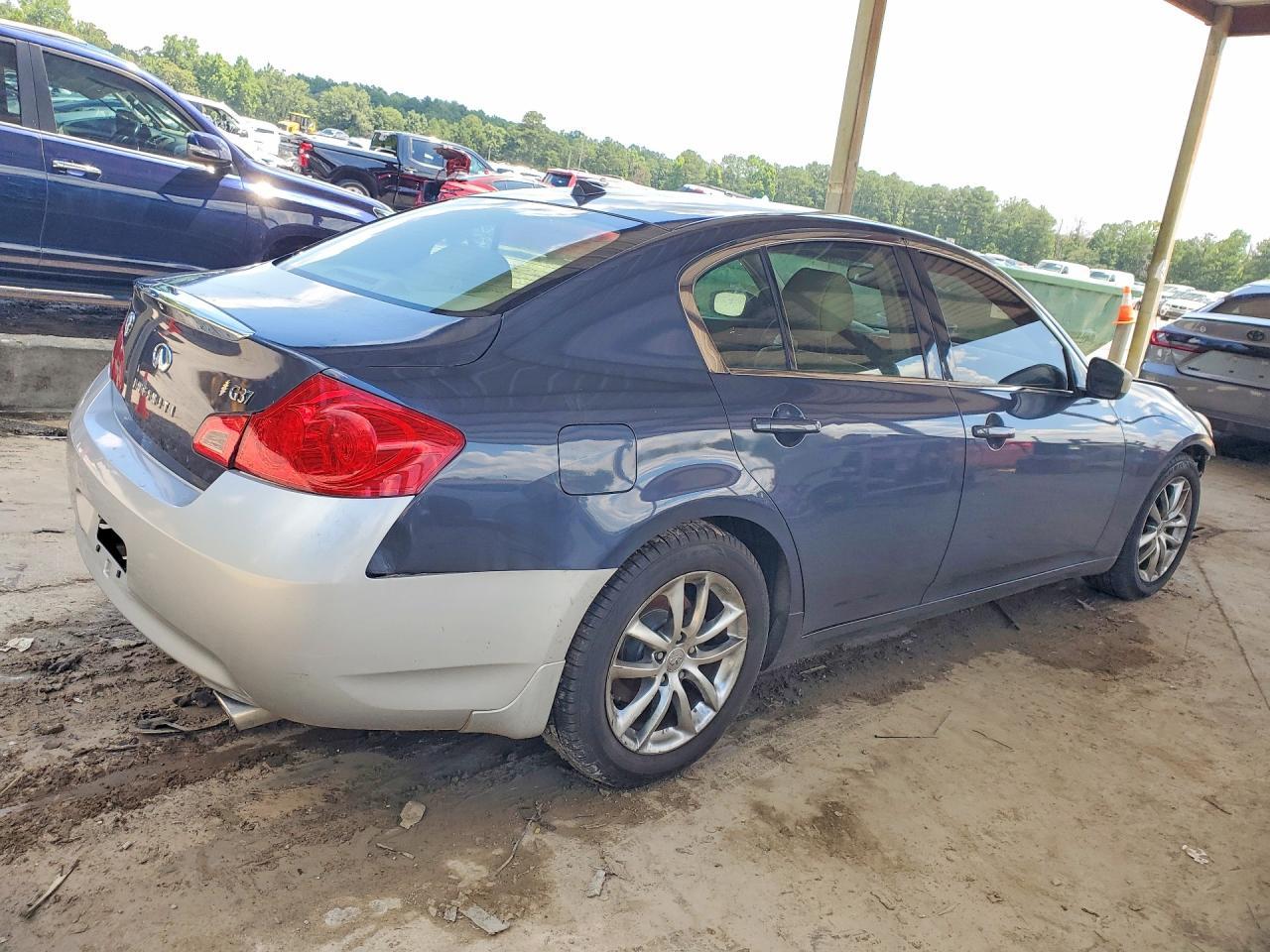 2009 Infiniti G37 Sedan Base - Image 3
