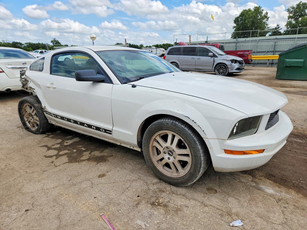 2007 Ford Mustang - Фото 4