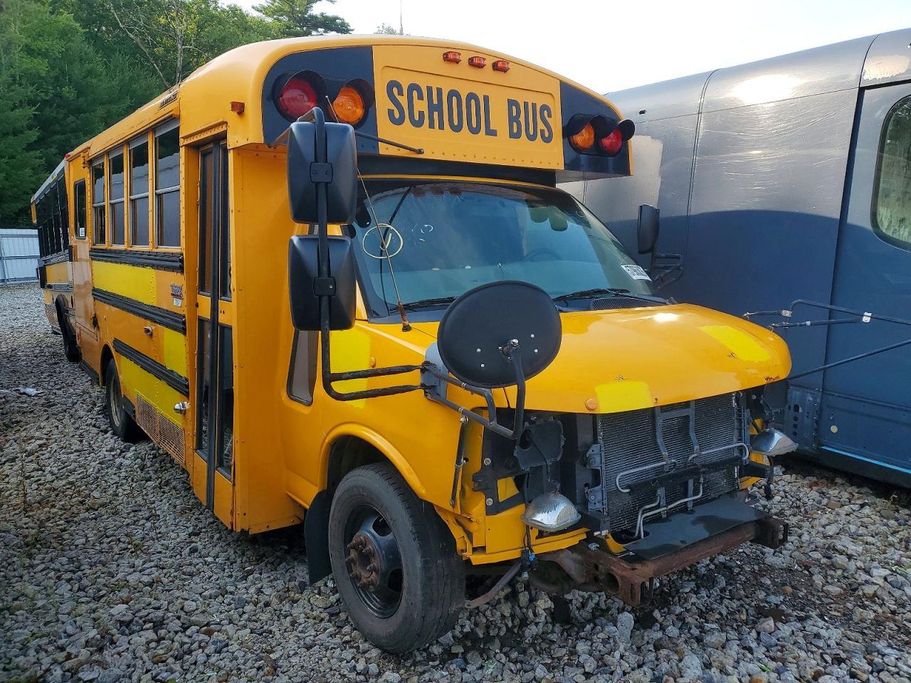 2011 Chevrolet Express G3 - School Bus