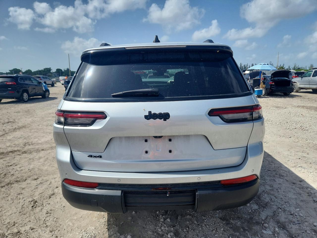 2023 Jeep Grand Cherokee L Laredo/L Altitude - Image 6
