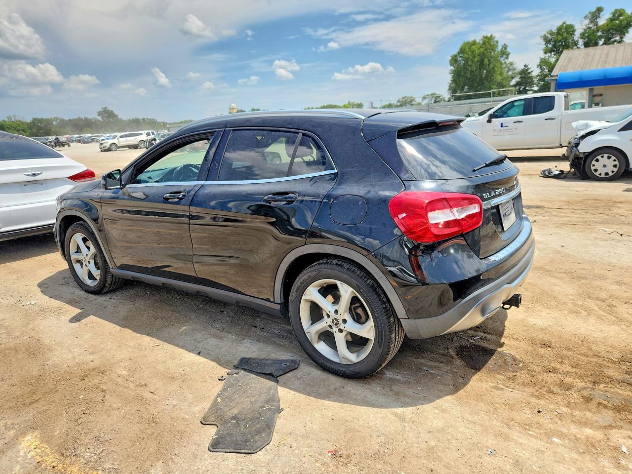2019 Mercedes-Benz Gla 250 4Matic - Image 2