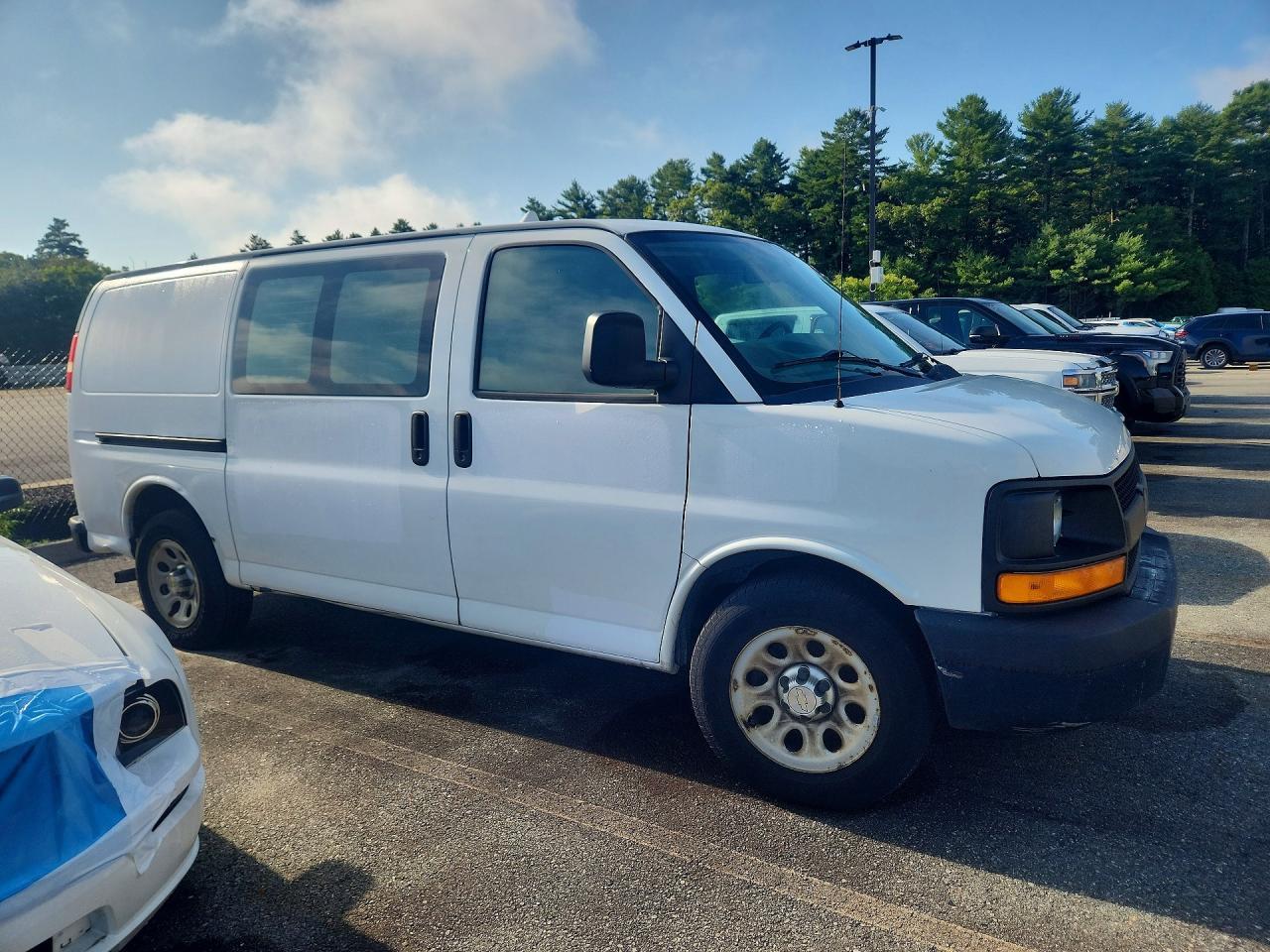 2013 Chevy Express G1500 Cargo - Image 4