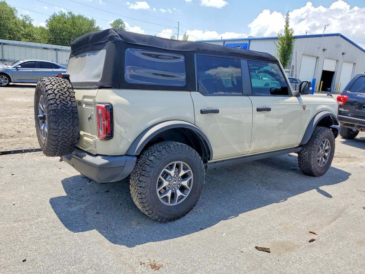2025 Ford Bronco Badlands - Фото 3