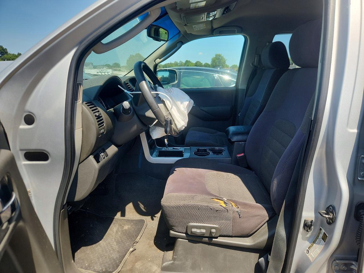 2008 Nissan Pathfinder S - Image 7