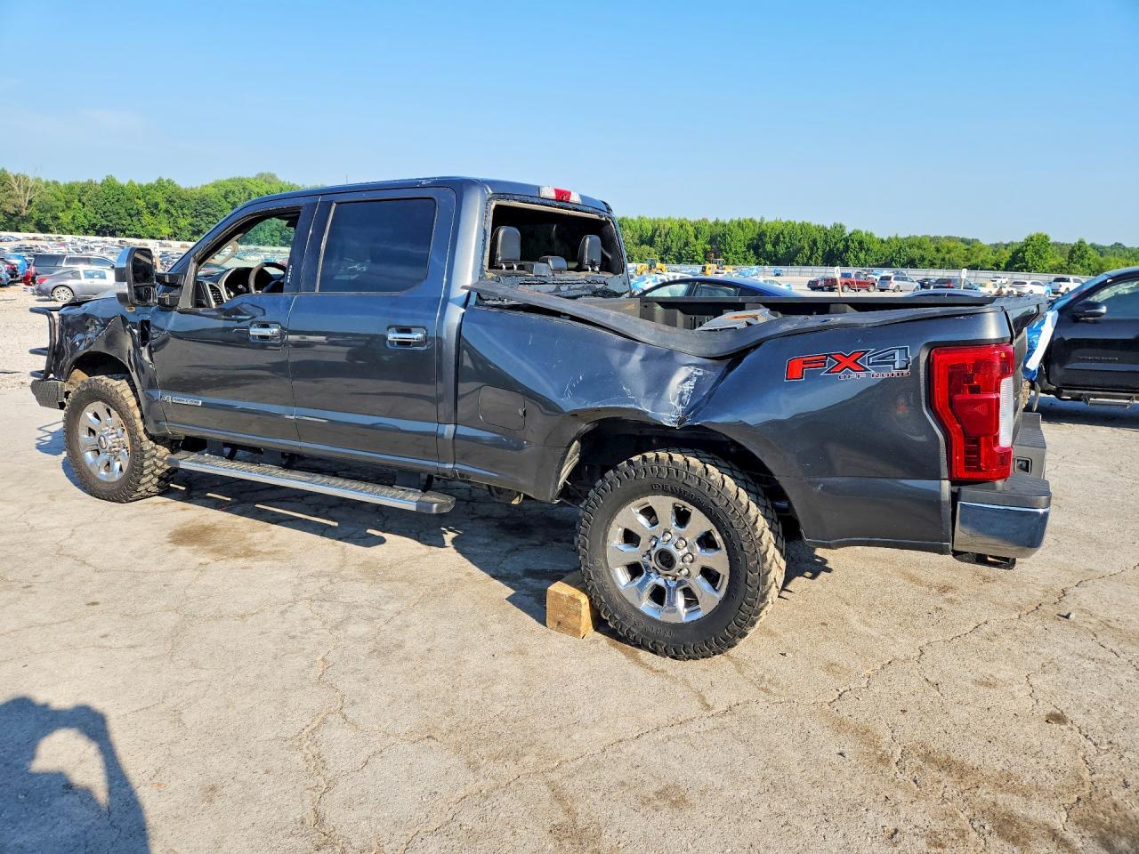 2019 Ford F250 Super Duty - Фото 2