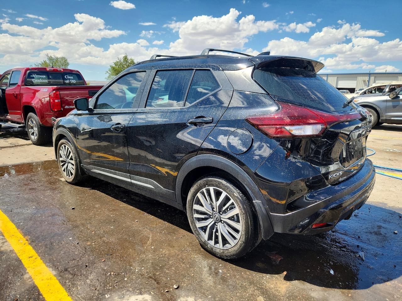 2024 Nissan Kicks Sr - Image 2