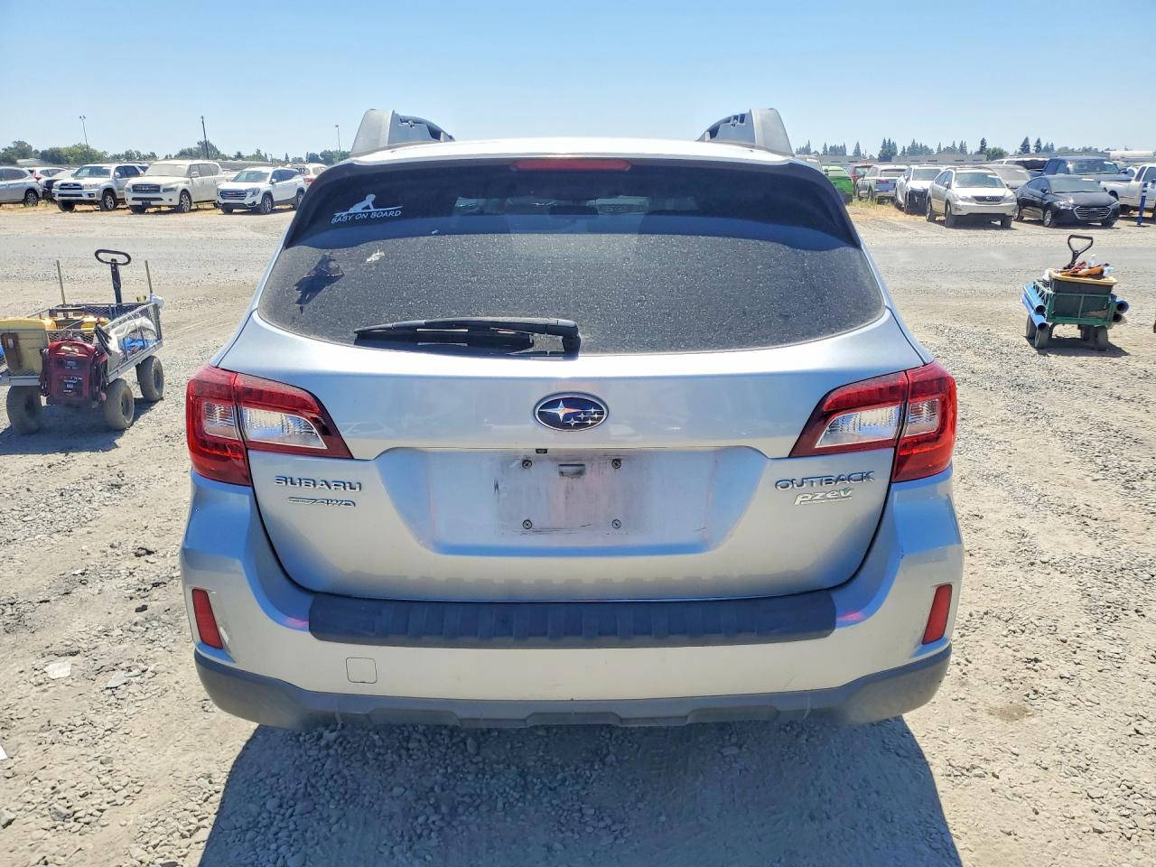 2017 Subaru Outback 2.5I - Image 6