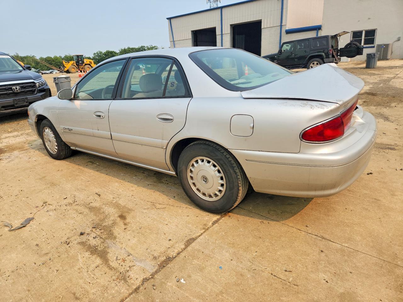2002 Buick Century Custom - Фото 2