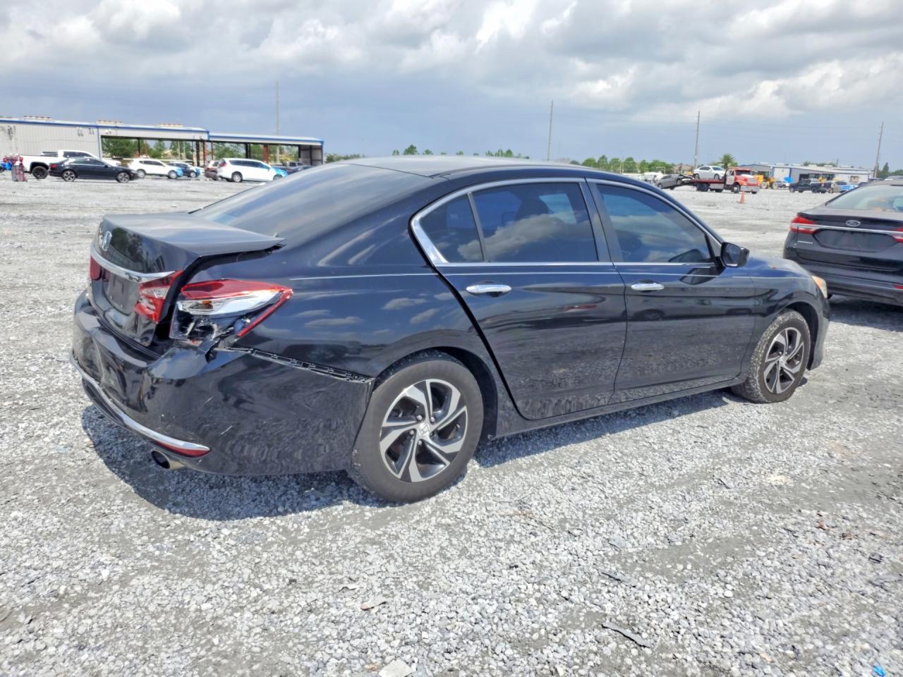 2017 Honda Accord Lx - Фото 3