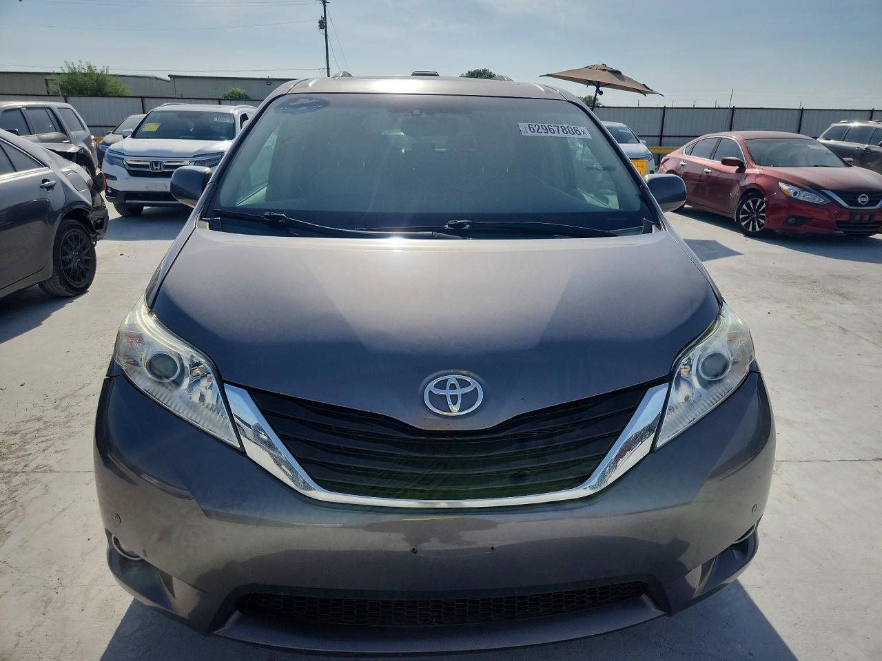 2011 Toyota Sienna Limited 7-Passenger - Фото 5