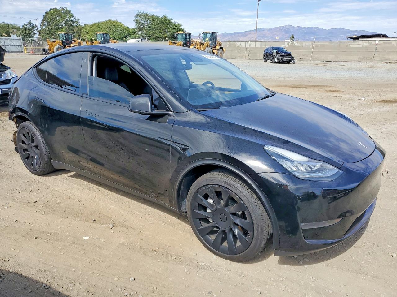 2023 Tesla Model Y - Фото 4
