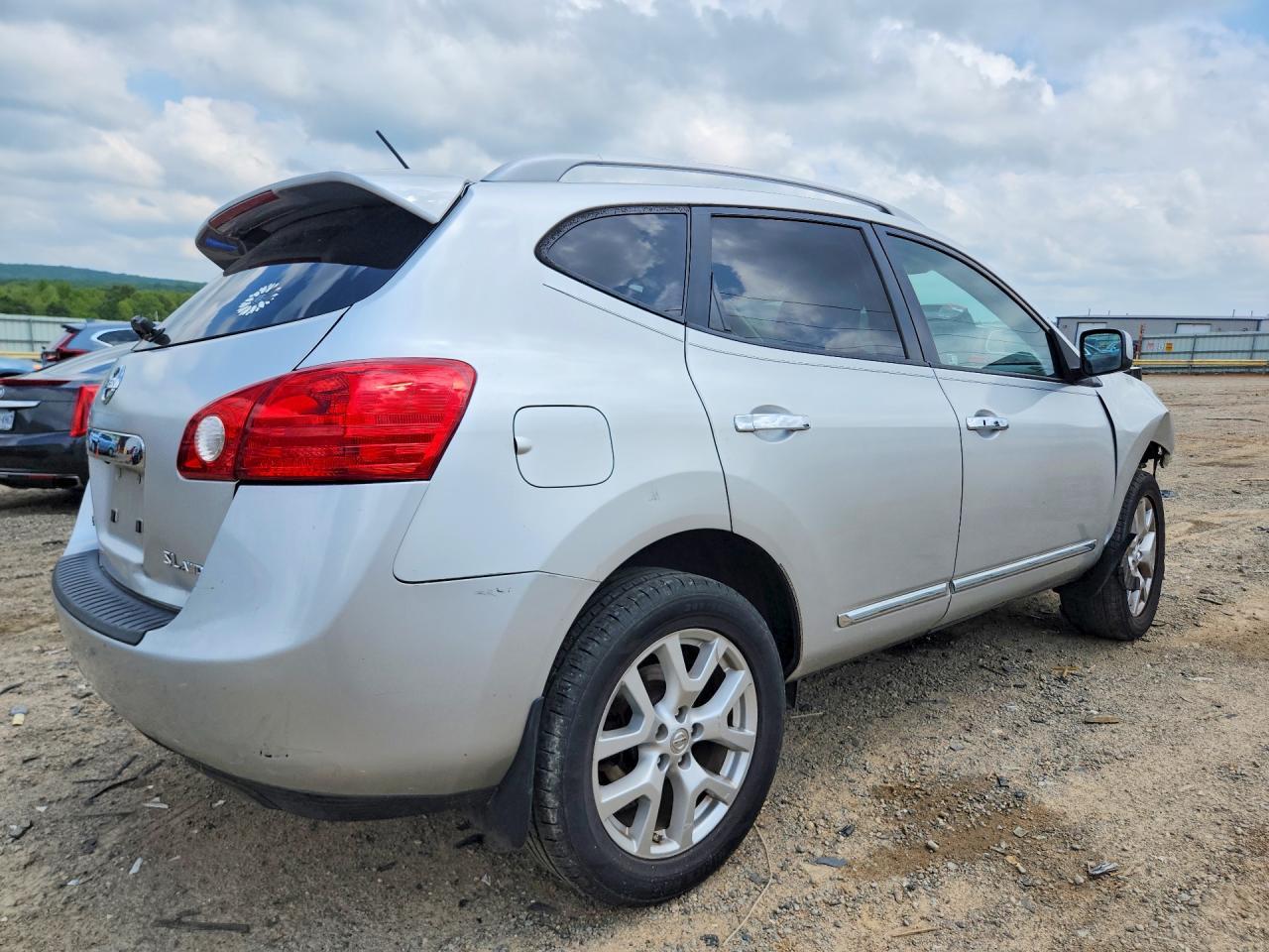 2011 Nissan Rogue S - Image 3