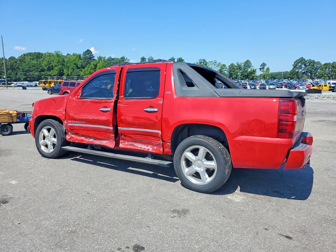 2011 Chevrolet Avalanche Ltz - Фото 2