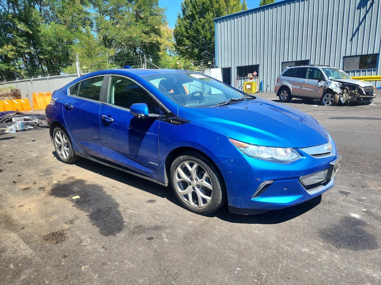 2017 Chevrolet Volt Premier - Image 4